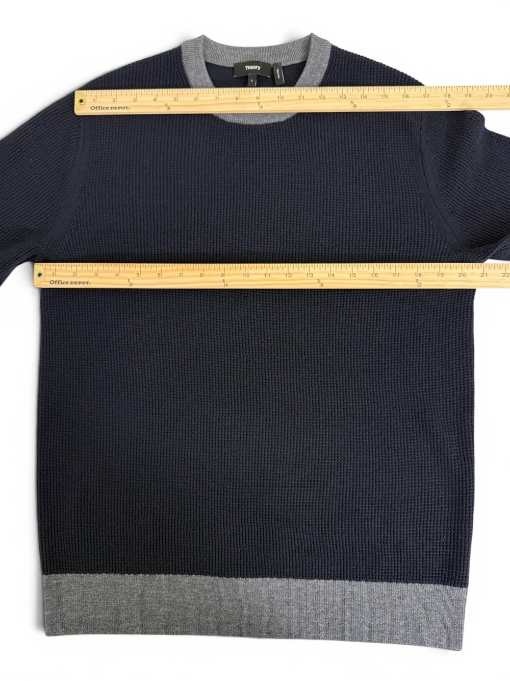 Theory Dark Navy Gray Crewneck Sweater Men’s Large NWOT - Picture 4 of 13